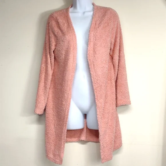 Women's Small peach colored 2 piece Cardigan and shorts set - Picture 4 of 11